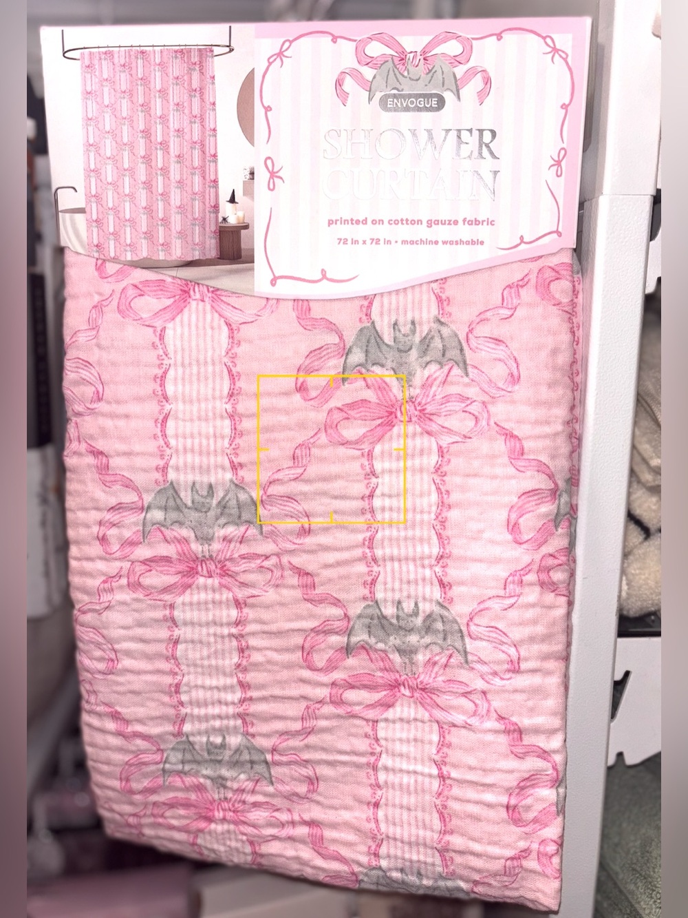 Envogue Pink Cotton Gauze Shower Curtain - Pink bats & bows